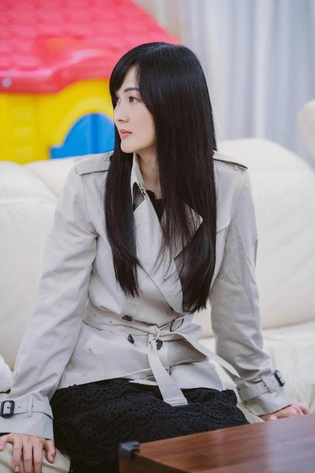 吴尊一家终于高调!妻子林丽吟频晒正面照,和女儿两人像复制粘贴