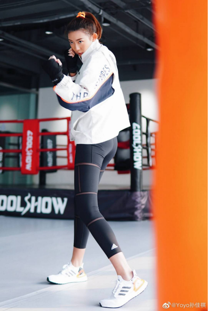 健身达人孙佳祺,拥有马甲线 大长腿