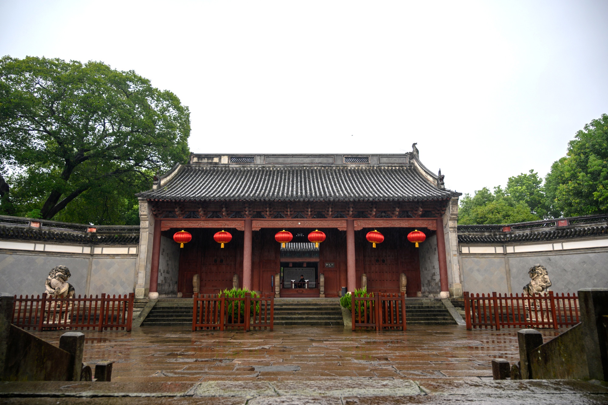 浙江罕见的清朝宫殿式庙宫,号称"江南紫禁城"