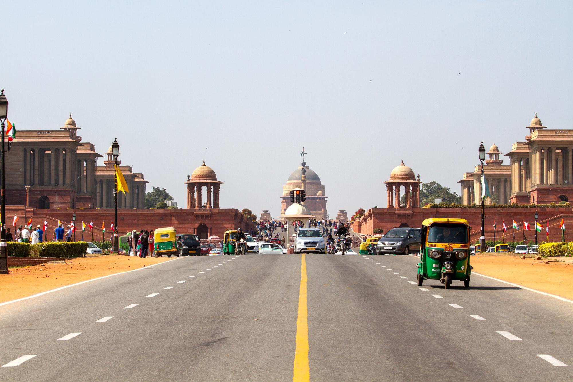印度首都德里最美的大道,游客络绎不绝