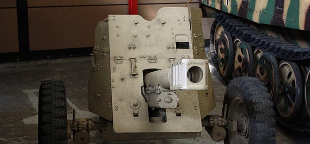 二战德国75毫米步兵炮家族,成员个个矮萌,炮班推着满地跑