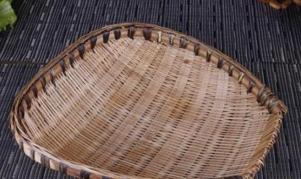 农村老人常说:"十指簸箕没有斗",后半句才是精华,不是迷信从前老祖宗