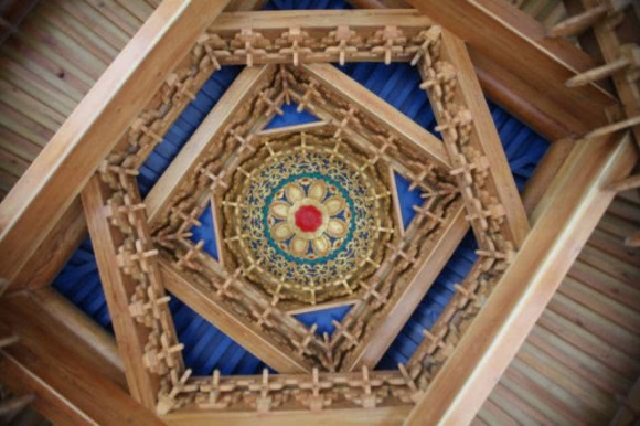 他花了2年改造北京四合院光是重建藻井就花了1辆玛莎拉蒂