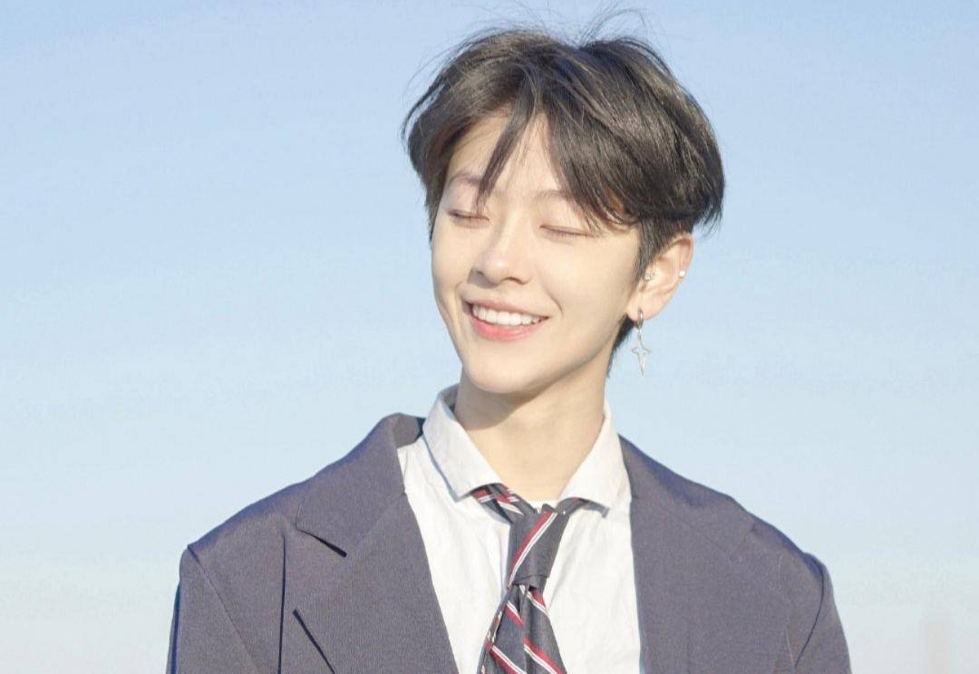 《创2》刘梦裙装制服照曝光引争议,中性风选手不能穿裙子?