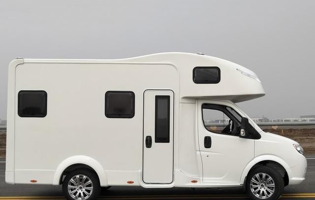 30万以下房车首选,东风御风房车,满足四口之家出行!