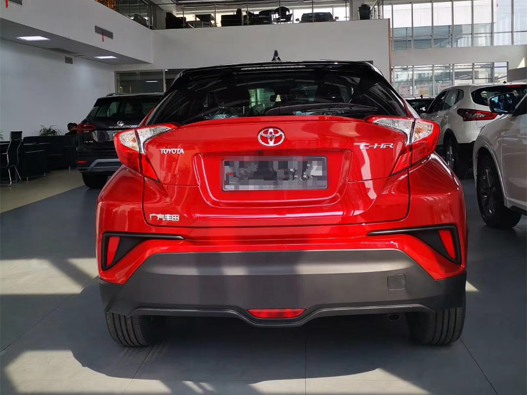 全款18万多买了丰田c-hr,双色车身真漂亮,2.0l cvt家用很满意