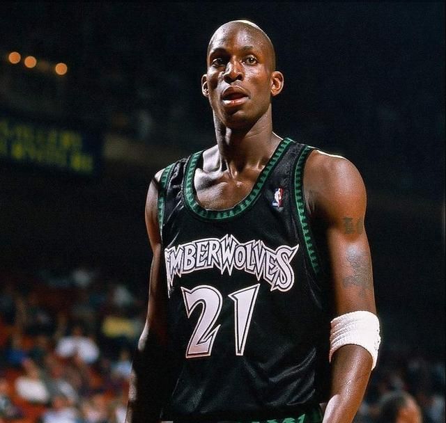 不愿在母队退役球衣,加内特咋回事?能回到过去