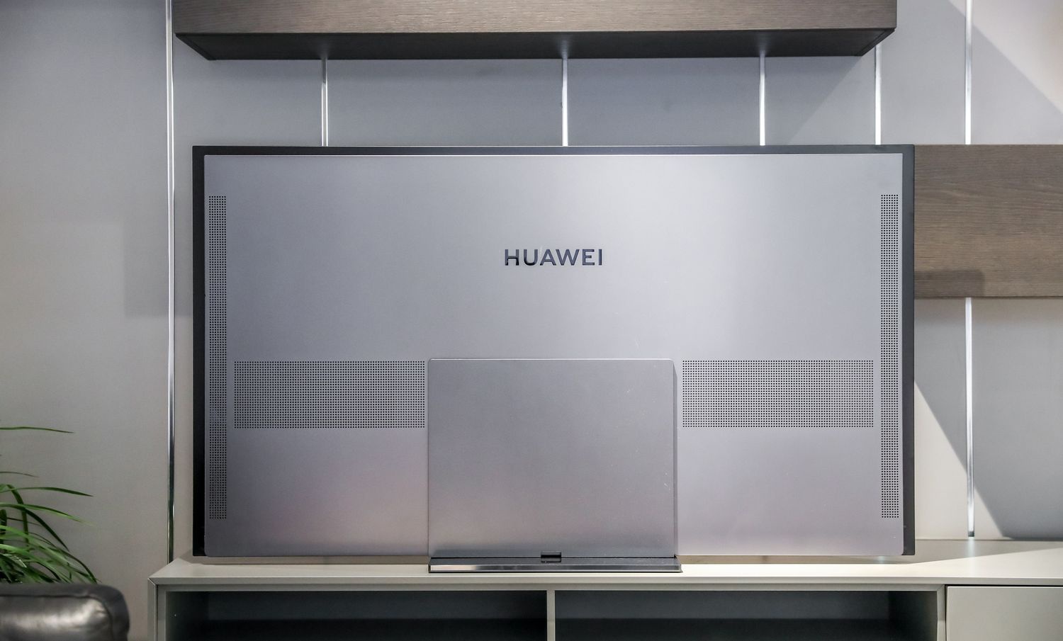 4K OLED屏开启AI智慧之眼！华为智慧屏 X65盛大发布