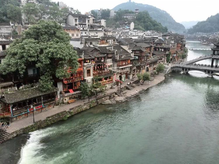 我国最"坑人"景区,上厕所也要收费,如今变成一座空城