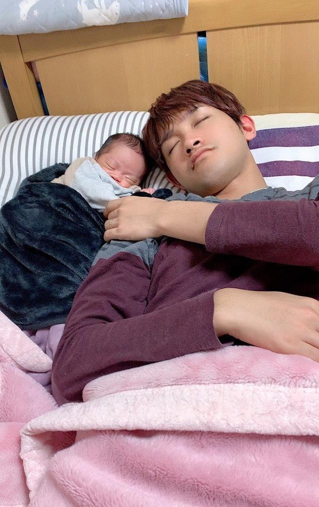 初当爹万分喜悦,乒坛又一名将狂晒儿子照片,呆萌可爱羡煞旁人!