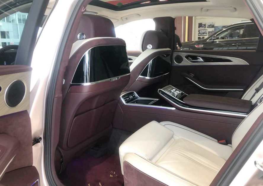 首台红旗h9实车到店霸气不输宾利劳斯莱斯奔驰奥迪要失眠了