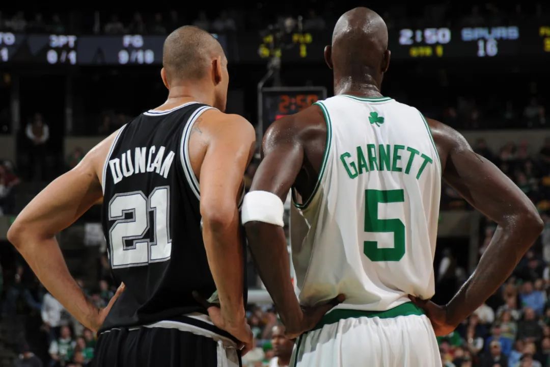 同样名人堂,加内特跟邓肯区别在哪?一件小事看出两人差距!