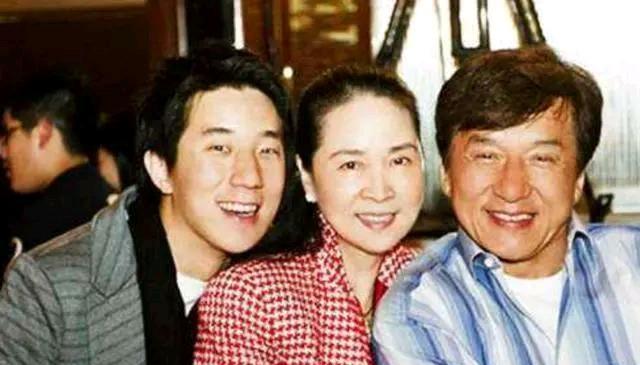 房祖名改回中国籍,被大使馆召见3次,成龙直言中国国籍最难入