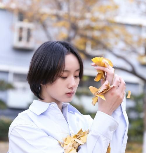 中间张超就出轨了三次,分别是金晨,邓郁立和艾丽