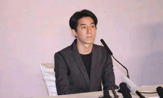 房祖名改回中国籍,被大使馆召见3次,成龙直言中国国籍最难入