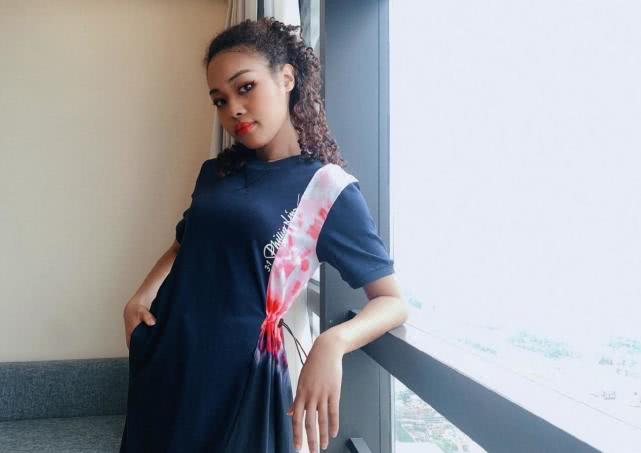 中非混血仲菲菲遭遇"种族歧视",不带脏字霸气回怼