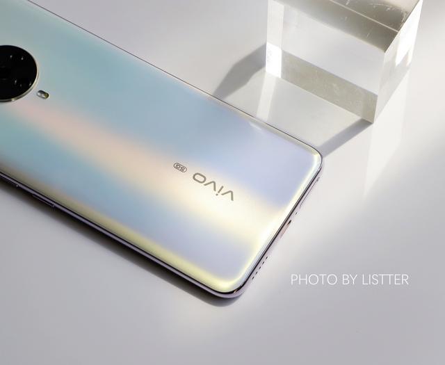 vivo又一款极美5g手机vivos6天鹅湖测评