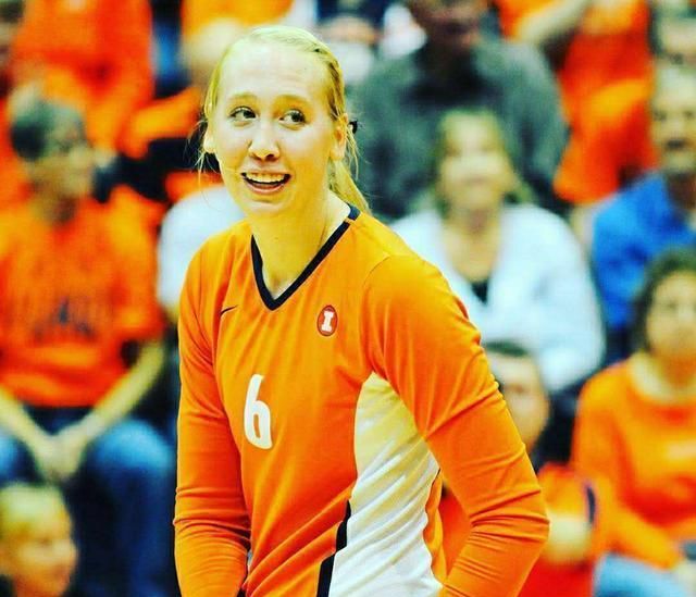 美国女排巴奇晒大学时期照片被球迷调侃大学都这么老了呀