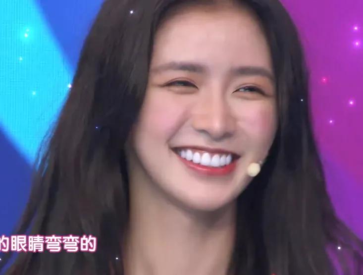 拍摄过很多的封面和广告,并且还参加过很多的综艺节目,蔡卓宜的长相