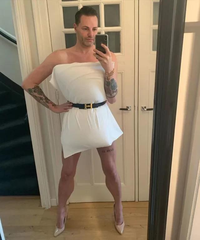 外国明星发起枕头挑战对抗病毒,"让身体自由呼吸"