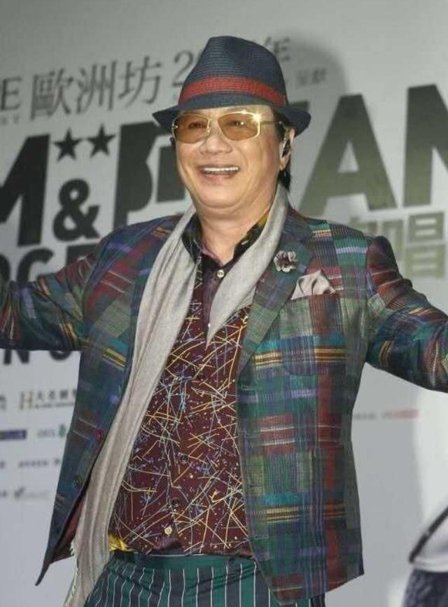 患难见真情,72岁"歌神"许冠杰为技师举办线上演唱会