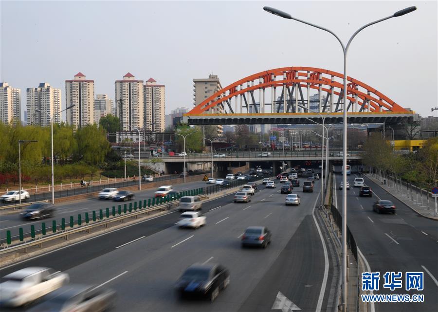 丰台特大桥六线简支钢箱拱桥顺利完工