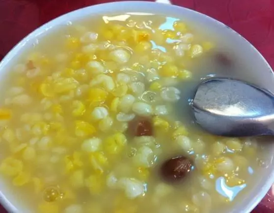 东北特色美食"大碴子粥",虽然口感粗糙,但饱腹感很强!