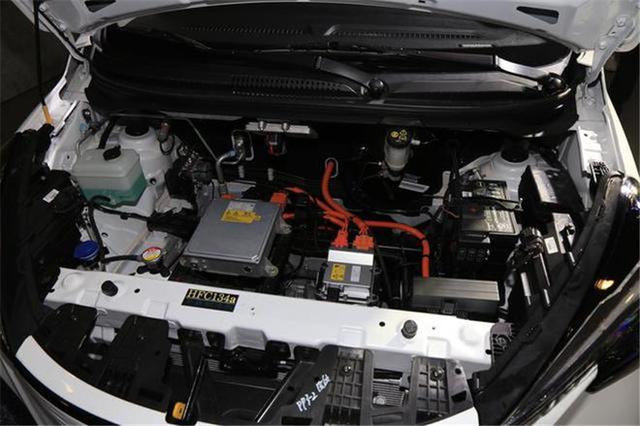 不足8万选“绿牌”，好看好开还要大牌？看看奔奔E-Star与欧拉R1