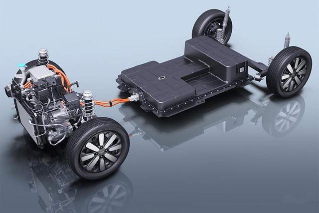 不足8万选“绿牌”，好看好开还要大牌？看看奔奔E-Star与欧拉R1