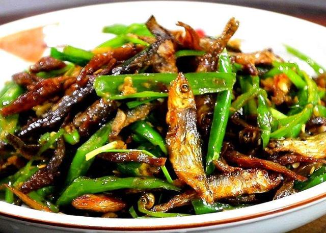 美食推荐:香辣小鱼干,香辣入味酥脆爽口,绝佳下饭下酒菜