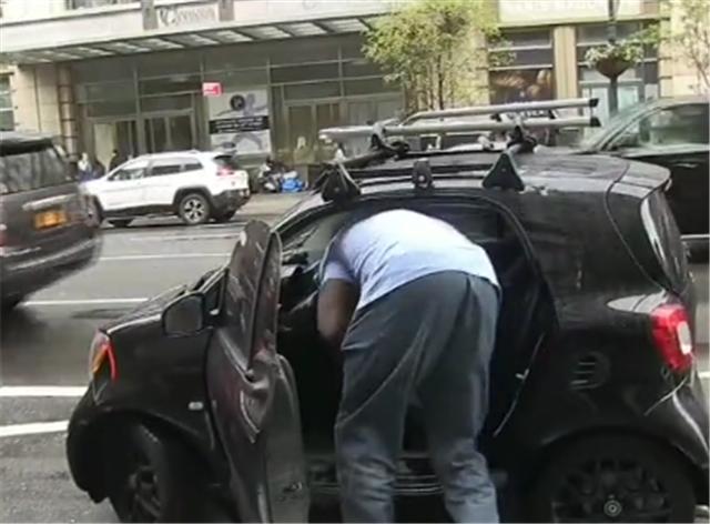 5米,车主奥尼尔,进车内得低头开车