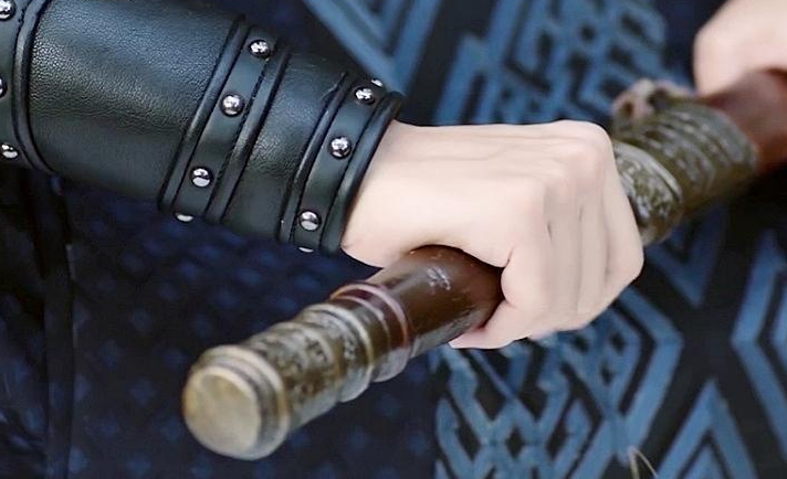 《暮白首》首发预告,任嘉伦"小黑手"实力抢镜,却意外符合人设