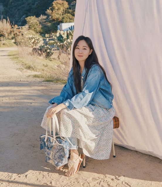 怎样表现少女感穿搭?看看孔孝真就知道了,40岁比18岁还嫩