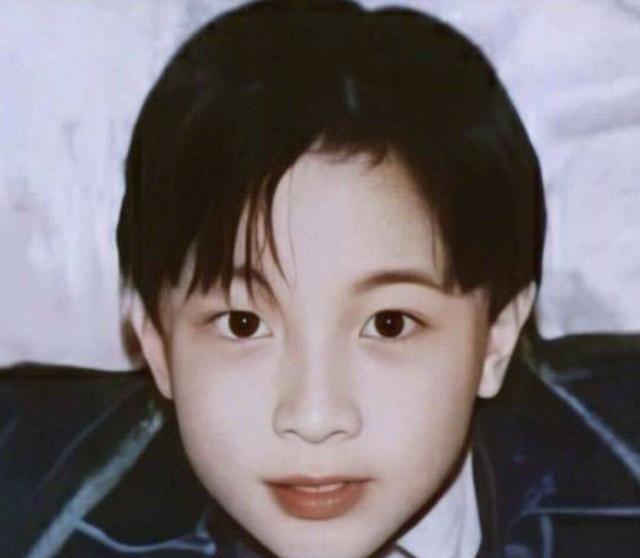 薛之谦偷别人的图片做头像,还把水印给除掉,真以为大家不知道