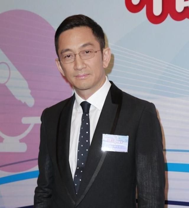 tvb头号师奶杀手吴启华爱女心切每月承担20万生活费