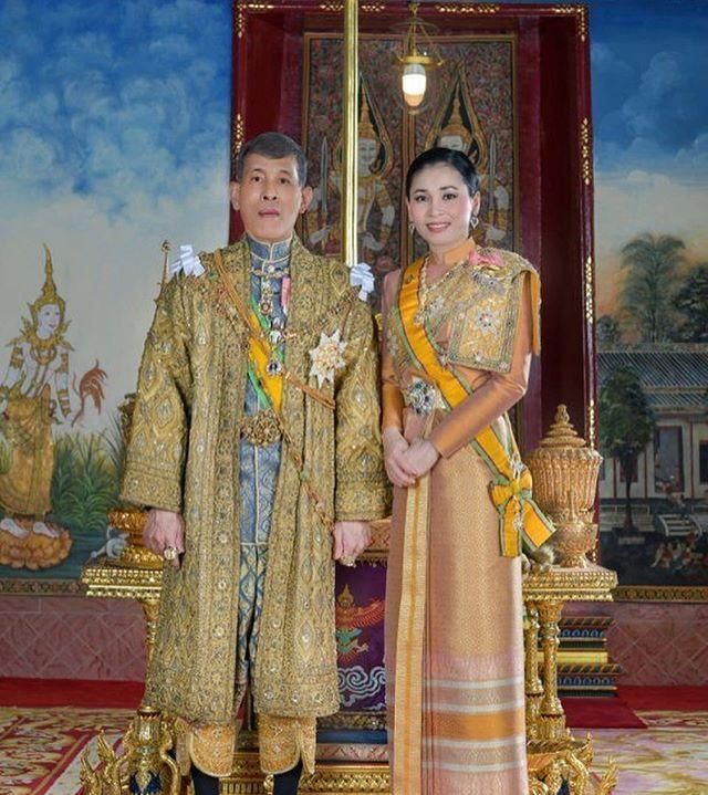 泰国国王和王后又跑路了!回国亮相2次活动,捐款24亿转身就走