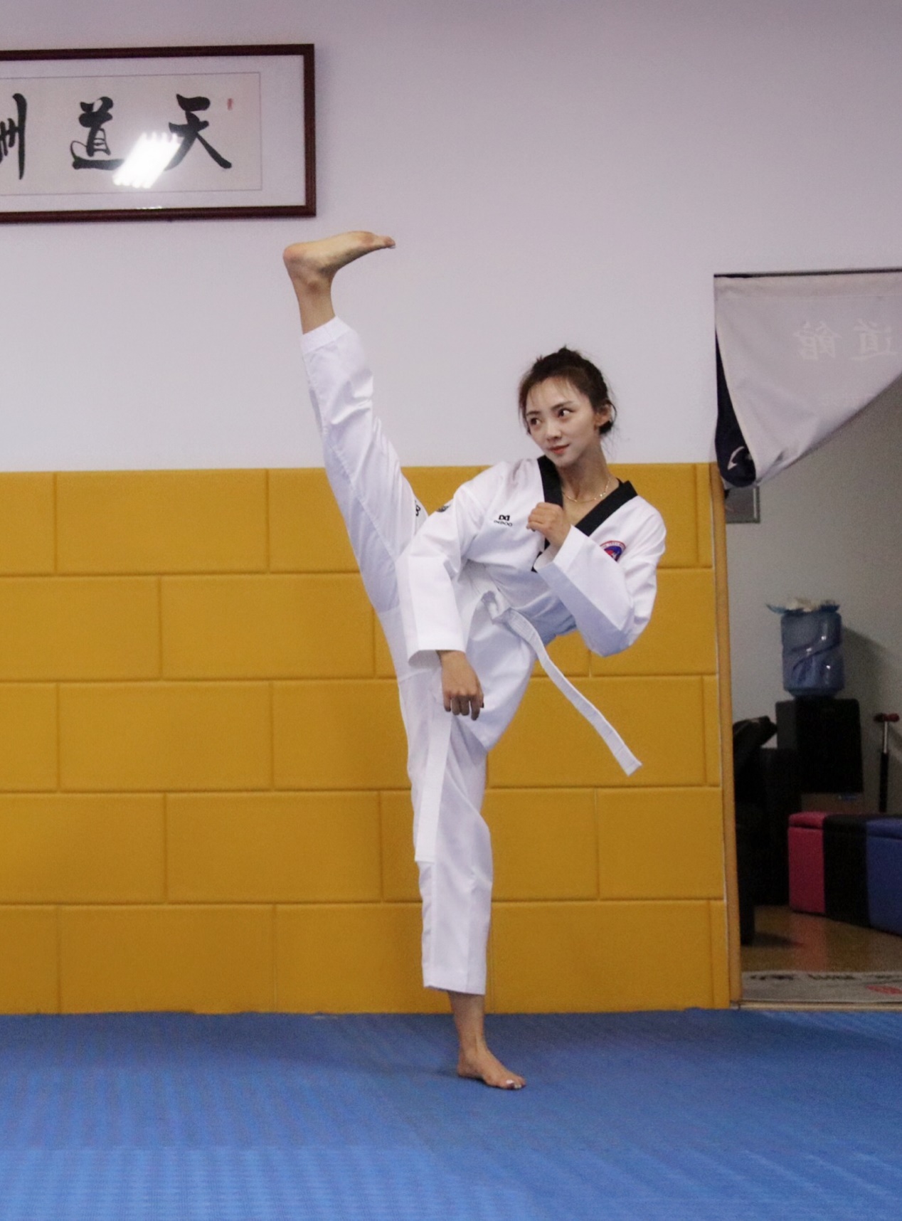 别看陶慧长得很清纯,但是她练起跆拳道的样子,好像谁都不服