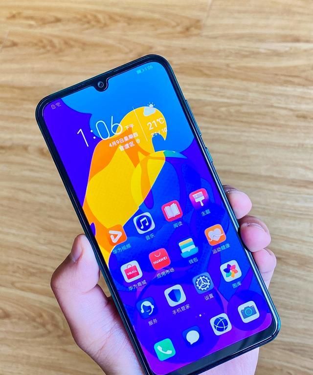 真香警告荣耀play4t1199元起千元机也能屏下指纹解锁了