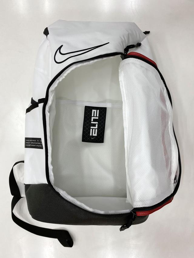 nikeelitepro篮球双肩包测评贴心的气垫与透气网带配置