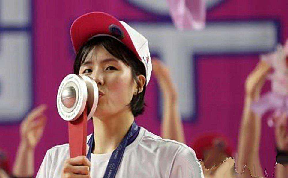 女排36岁老将正式宣布退役,曾在世联赛中打出一流水准|韩国女排|金海