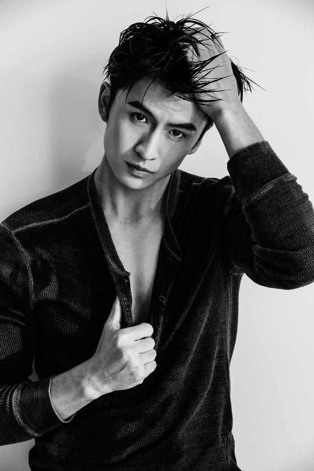 张云龙写真大片上线湿发造型荷尔蒙满溢性感爆棚