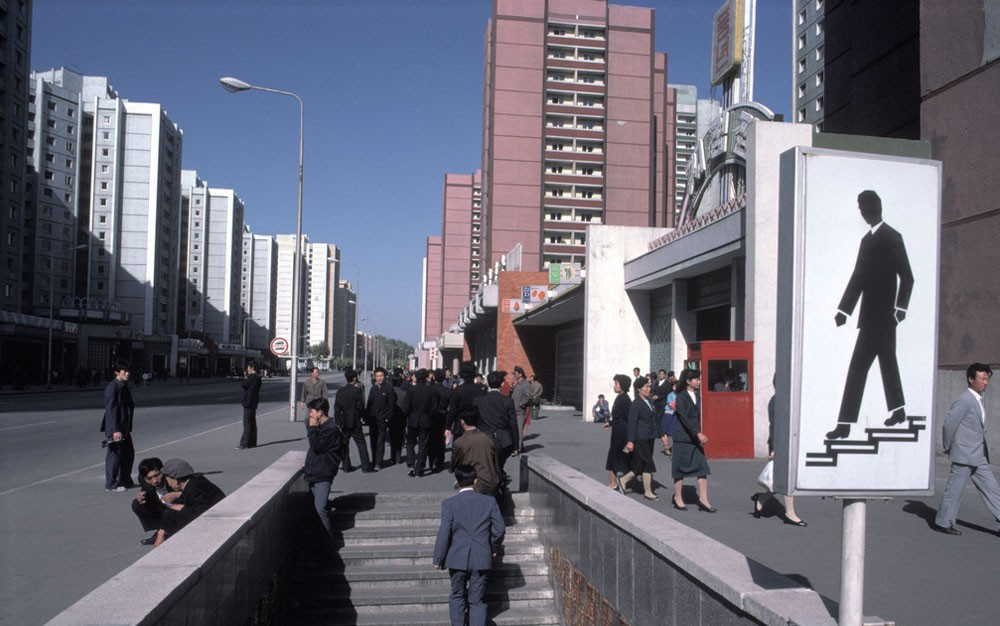 彩色老照片:实拍80年代的朝鲜,比当时的韩国发展水平高