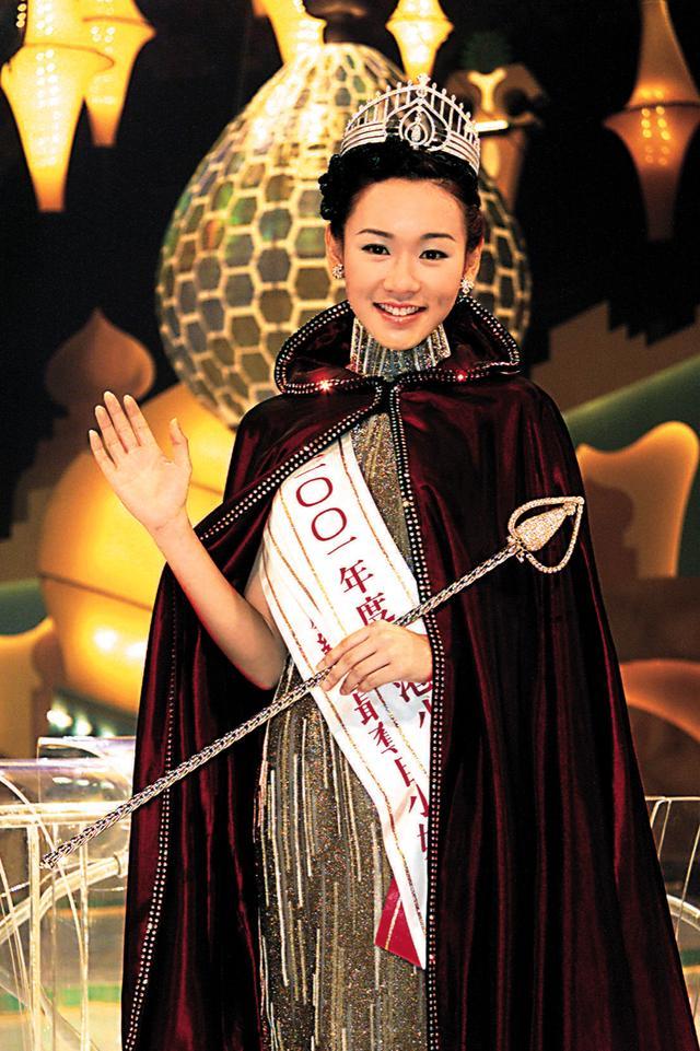 8岁女儿亦与母亲同姓|杨思琦|港姐|同姓_新浪新闻