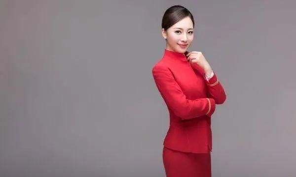 "爱渡":中国最美空姐何佩兰「民航空姐圈」