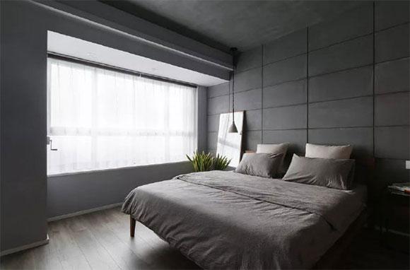 床头背景墙也可以使用硬包或者软包材料来装饰,设计简洁效果却可以很