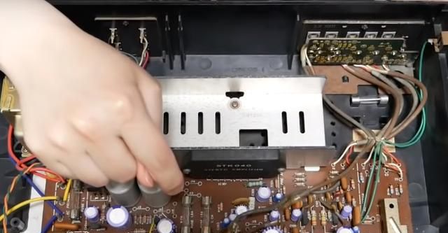 维修40年前的松下su2300功放采用stk厚膜放大