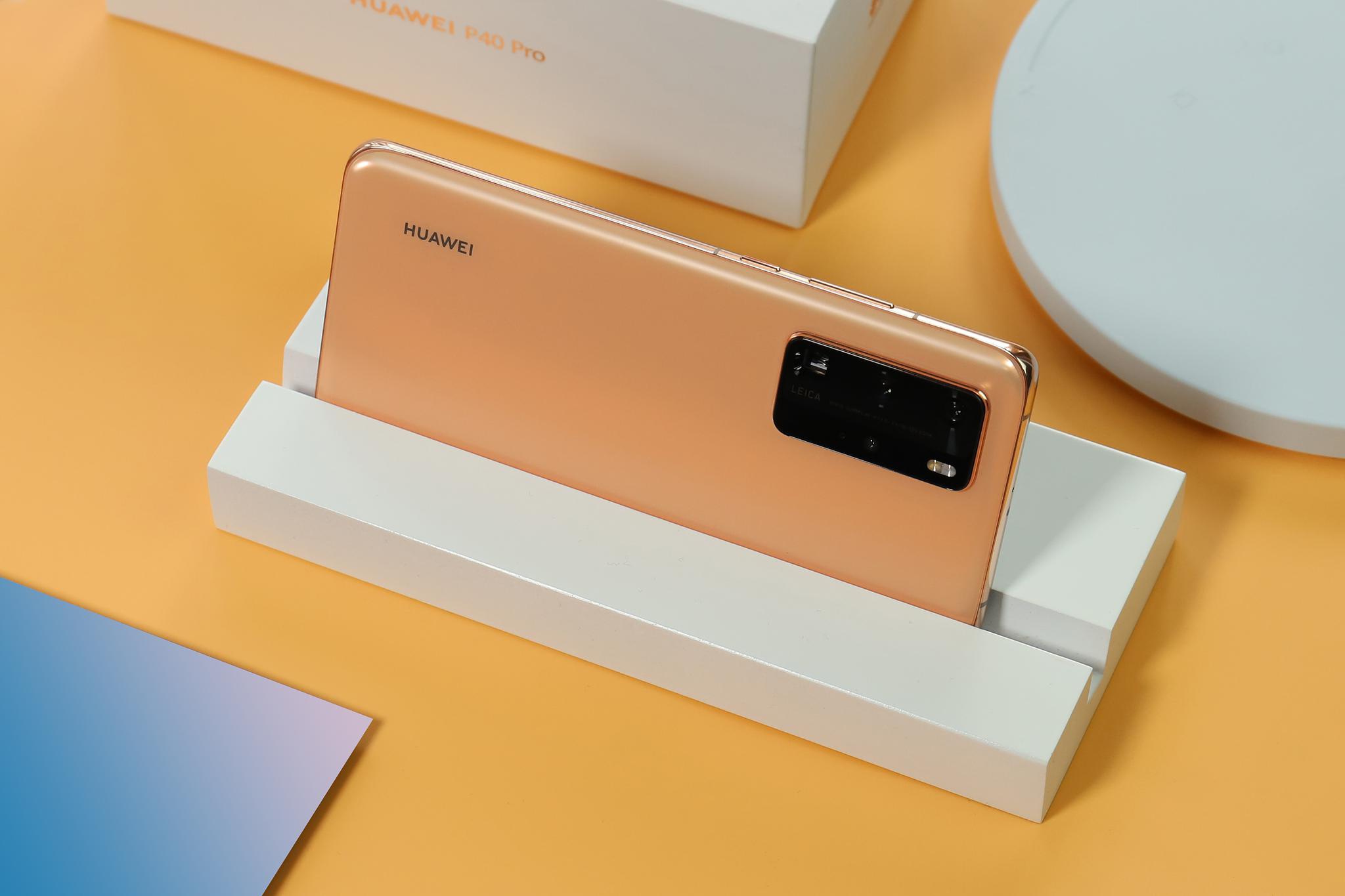 四曲满溢屏 超感知徕卡四摄,华为p40 pro晨曦金图说