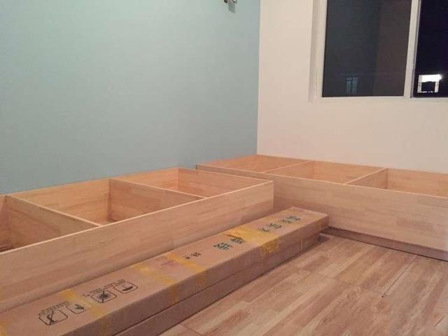 木工能打这样的床,真的要多给500块工钱!连衣柜都省了,太牛