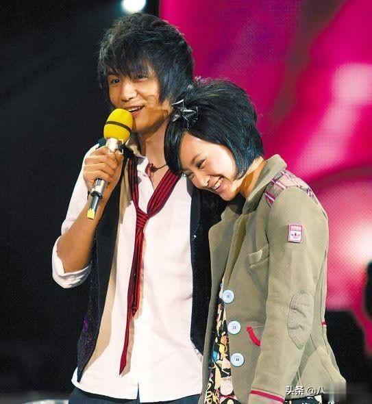 她谍战片中的蛇蝎美人,嫁大8岁歌手朴树后退圈,今37岁生活幸福