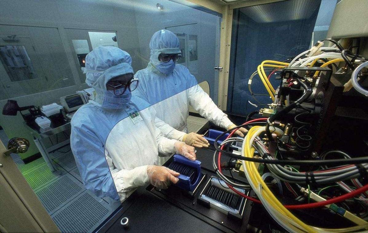 他令我国芯片研发停歇13年,还骗取11亿芯片研发资金,如今怎样了